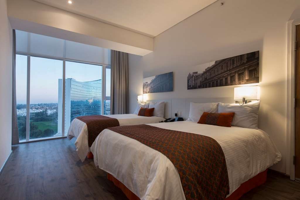 Camino Real Puebla Hotel & Suites 객실 사진